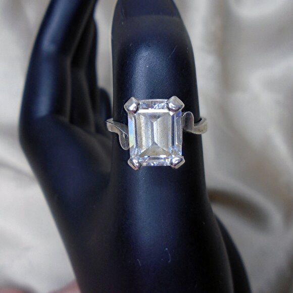 Cubic Zirconia Diamond Ring, 925 Silver - Spinel Crystal Faux Engagement Ring - Picture 6 of 9